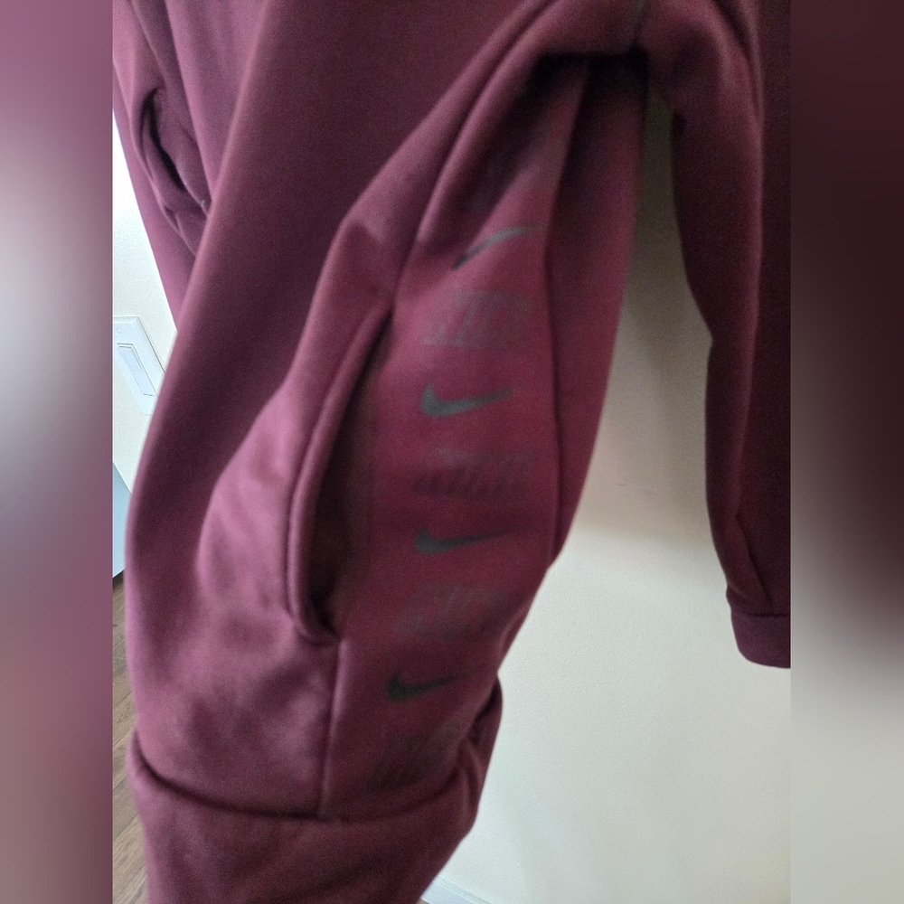Nike Men's Burgundy Crewneck Hoodie Size Small - Picture 6 of 8